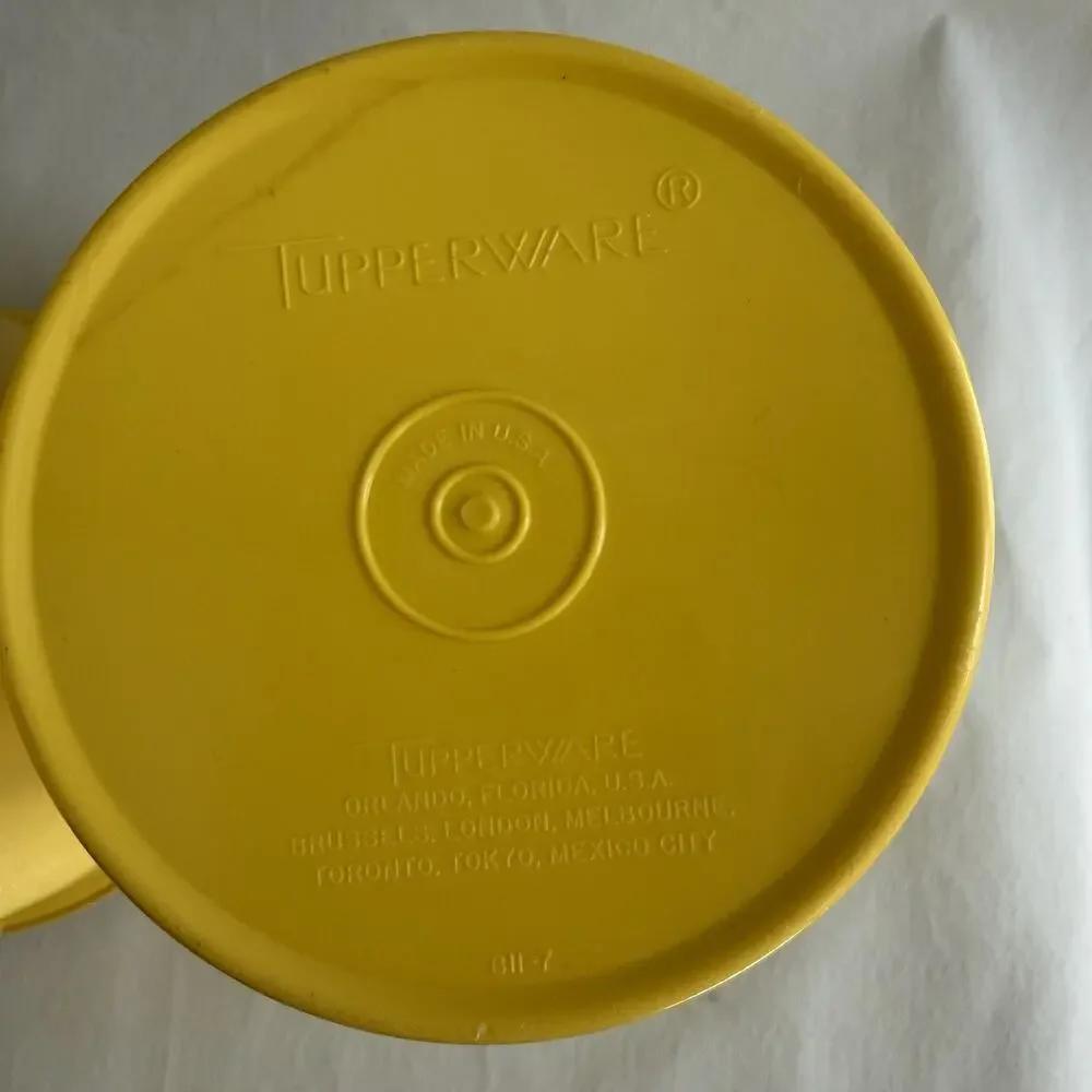 Set of 3 VINTAGE TUPPERWARE CANISTER W/LID SUNSHINE YELLOW NESTING CANISTERS
